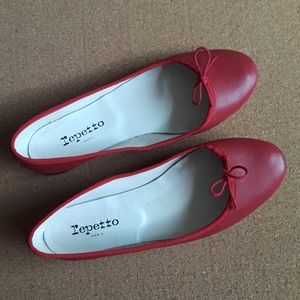 FR42 US9.5 Repetto Red Flats